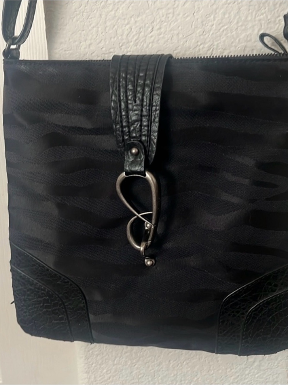 Jessica Simpson | Black Textured Crossbody Bag with Gunmetal Hardware
